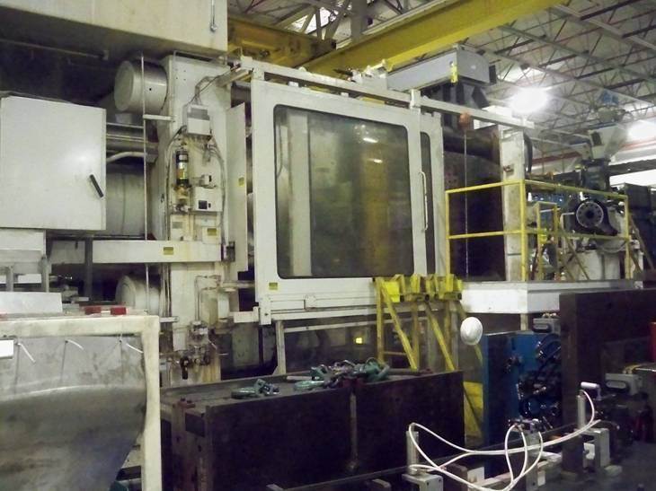 2,500 Ton Cincinnati Milacron Injection Mold Machine 1