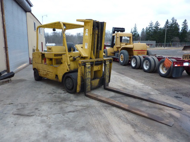 30,000lbs. Cat Forklift