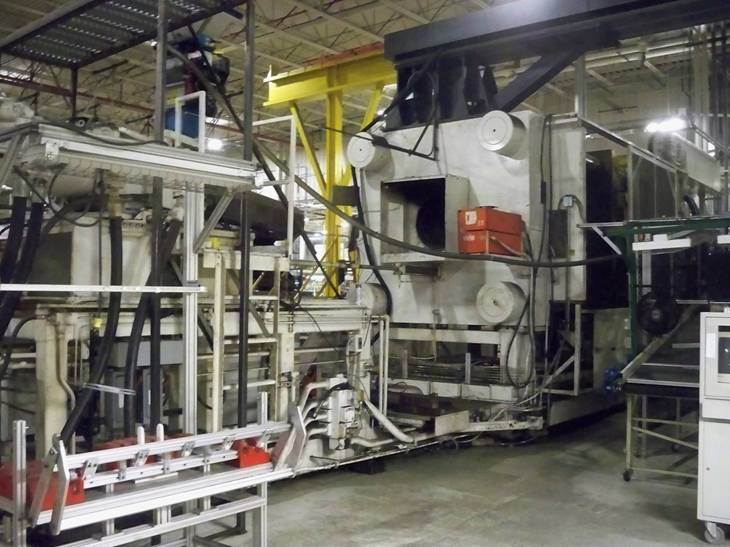 2,500 Ton Cincinnati Milacron Injection Mold Machine 4