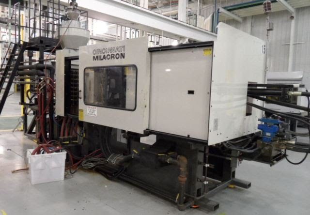 300 Ton Cincinnati Injection Molding Machine 4