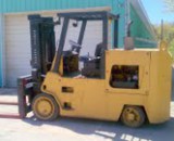 30,000lbs. Elwell Parker Solid-Tired Forklift 1