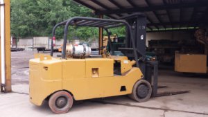 CAT 30,000lb Forklift 