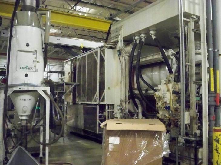 2,500 Ton Cincinnati Milacron Injection Mold Machine 3