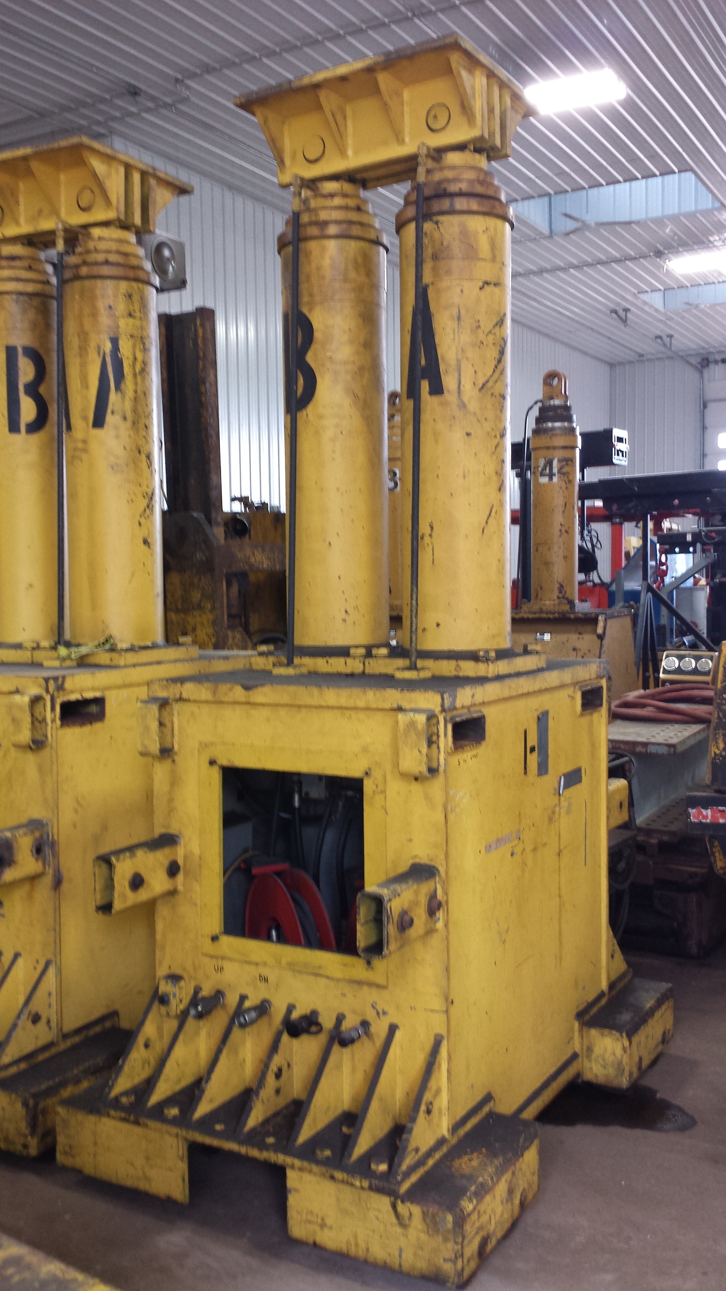 1,000 Ton Lift Systems Hydraulic 48A Gantry Crane For Sale