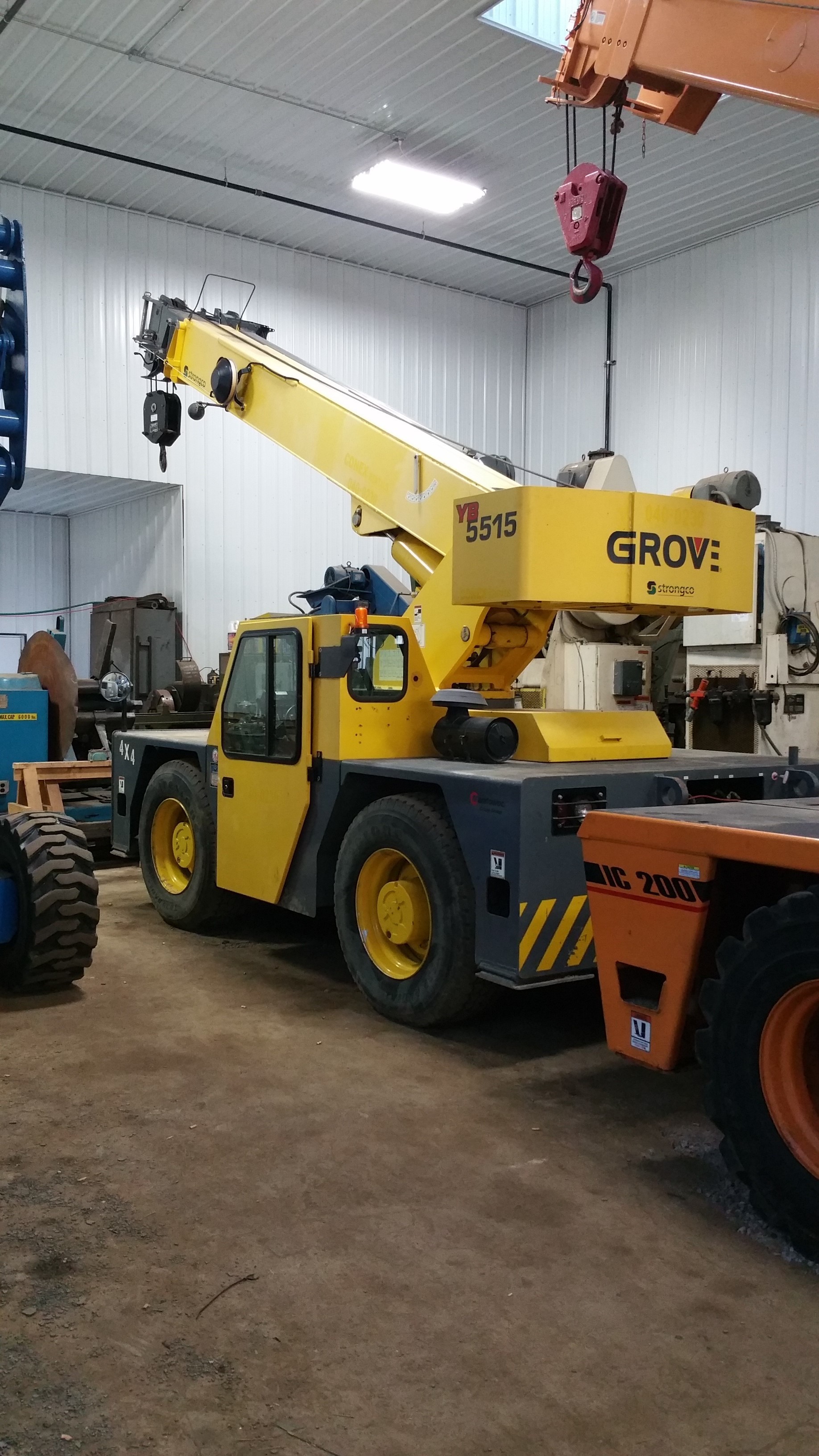 30,000lb. Capacity Grove Carry Deck Crane For Sale 30kGroveCrane2005