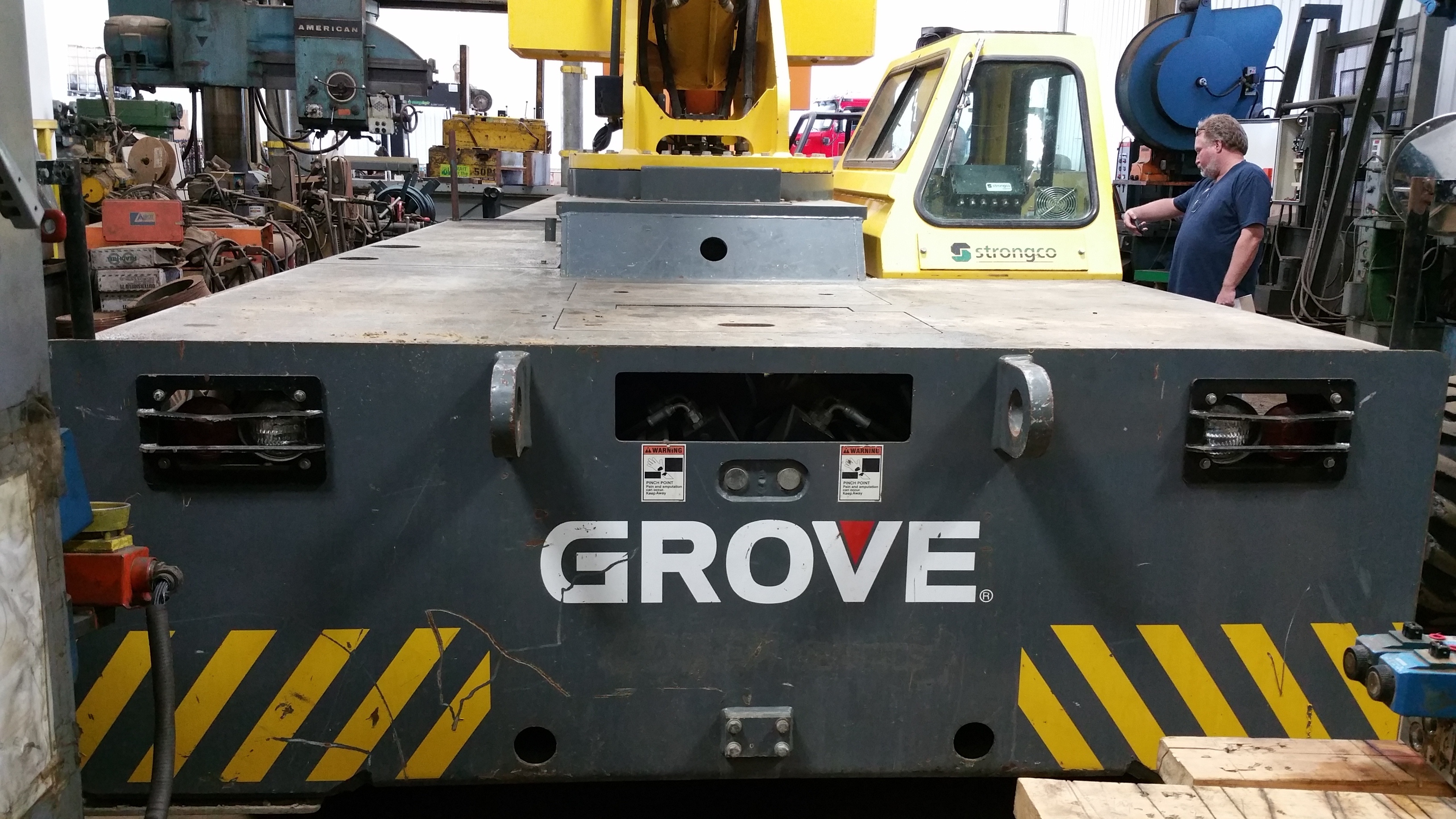 30,000lb. Capacity Grove Carry Deck Crane For Sale