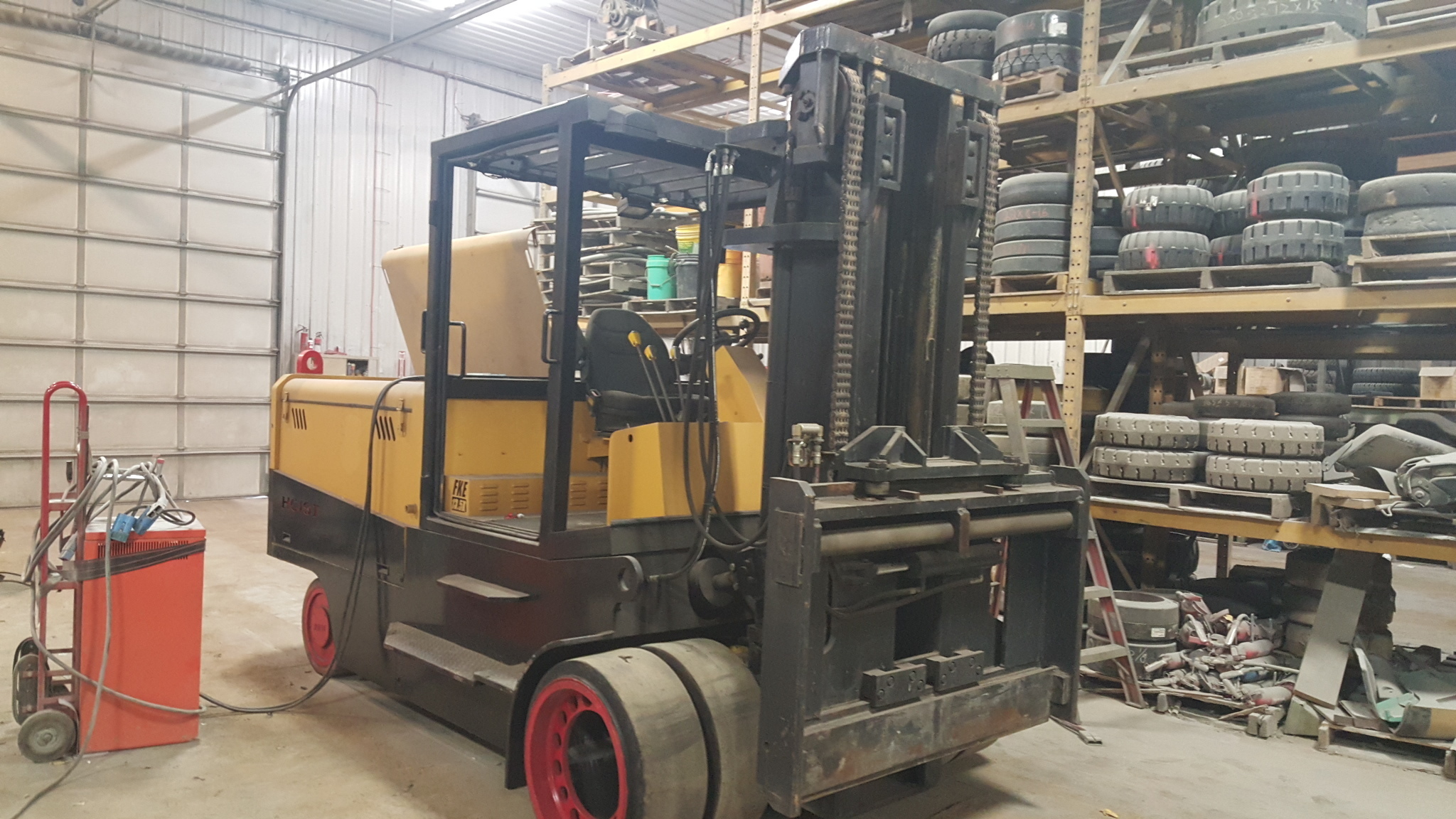 26,000lb. Capacity Hoist Electric Forklift For Sale