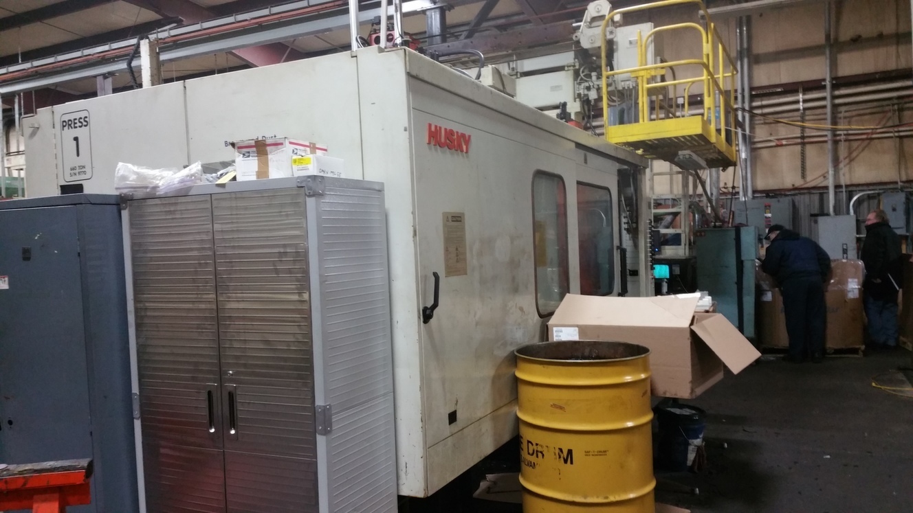 600 Ton Husky 2-Shot Injection Molding Machine For Sale