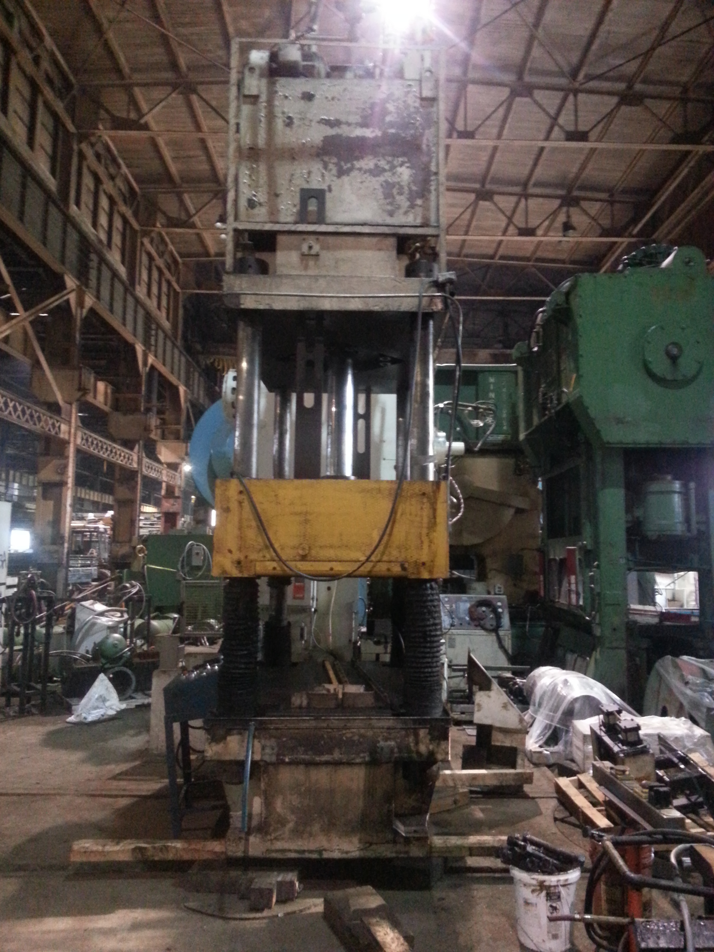 200 Ton Capacity Bentler Hydraulic Press For Sale