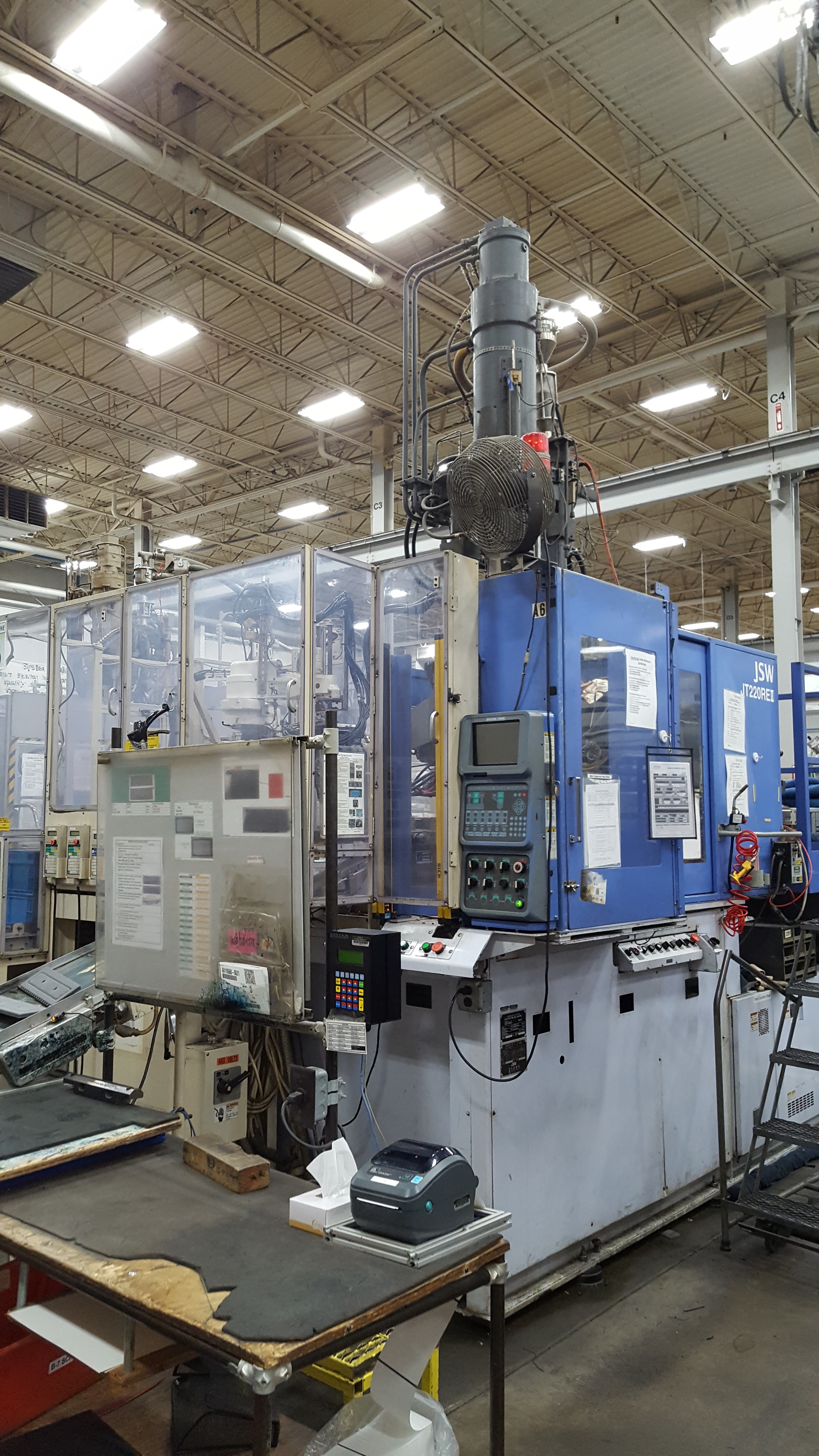 220 Ton Capacity JSW Injection Molding Machine For Sale