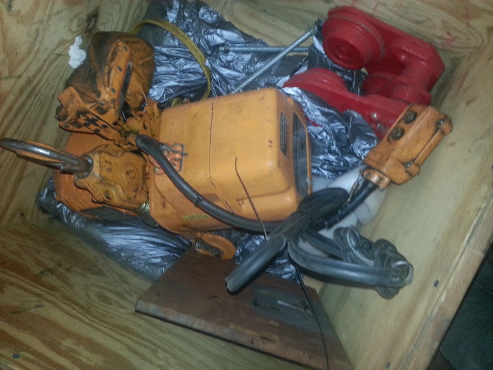 1 Ton Ingersol Rand Electric Hoist For Sale