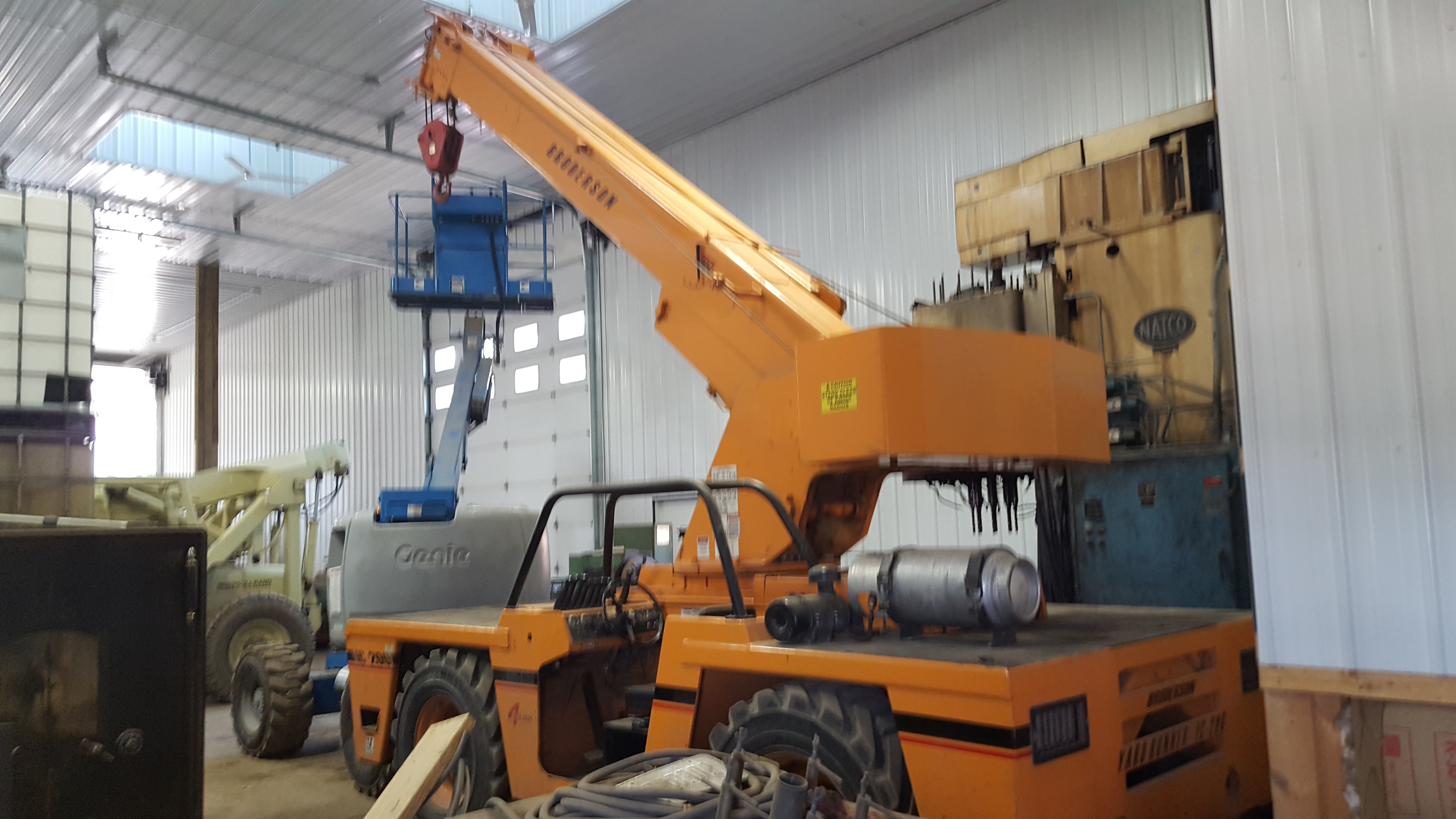 ​15 Ton Capacity Broderson Carry-Deck Crane For Sale 15tBrodersonIC200Crane