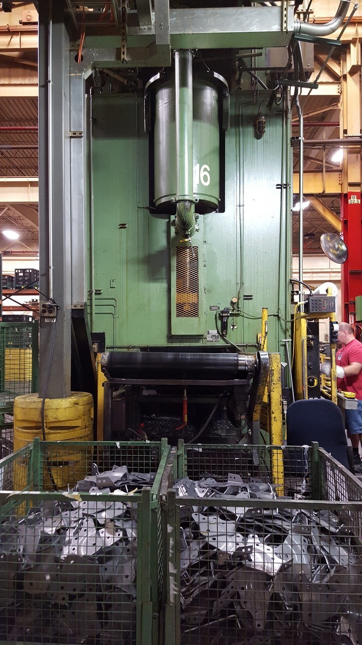 800 Ton Capacity Verson Straight Side Presses (3 Available) For Sale