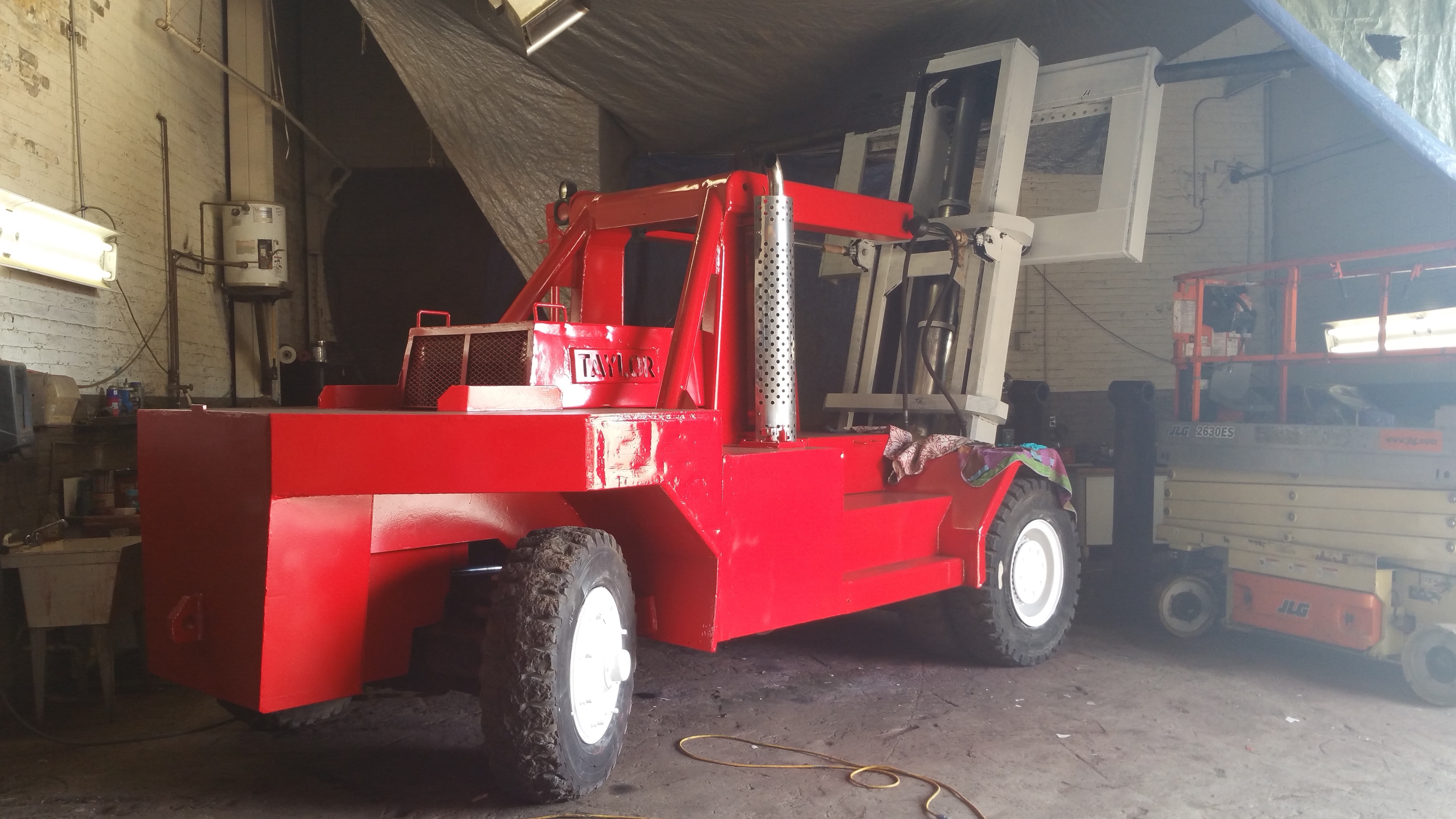 80,000lb. Capacity Rigger Lift Forklift For Sale