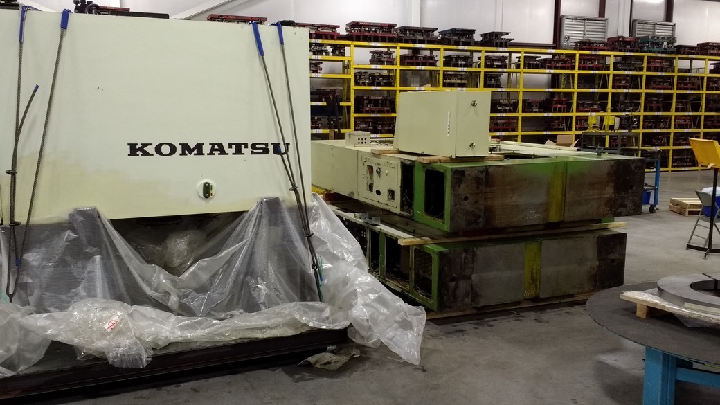 300 Ton Capacity Komatsu Straight Side Press For Sale