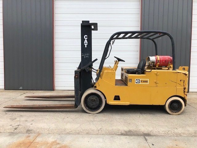 30,000 lb. Capacity Cat Forklift For Sale 30kCapCatFLFS0718