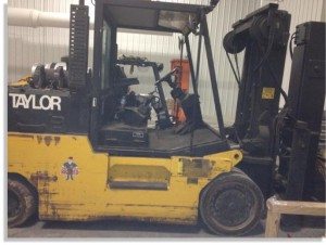 Taylor 30000lb forklift fork truck pic 3