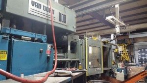 1100 Ton Van Dorn Plastic Injection Molding Machine For Sale