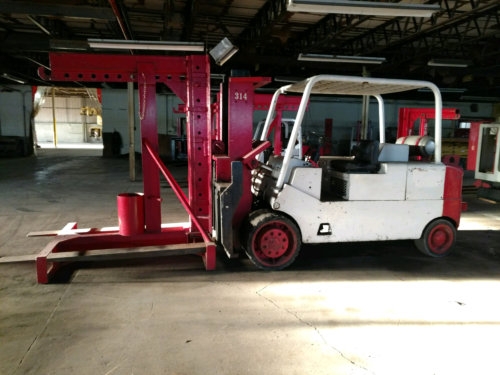 30000lb CAT T300 Forklift w/Boom For Sale