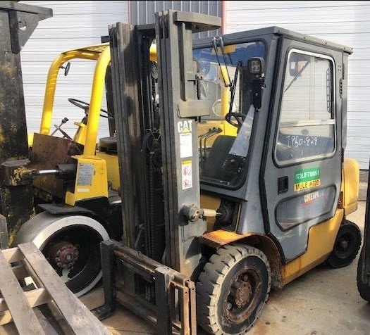 5000lb CAT Forklift For Sale